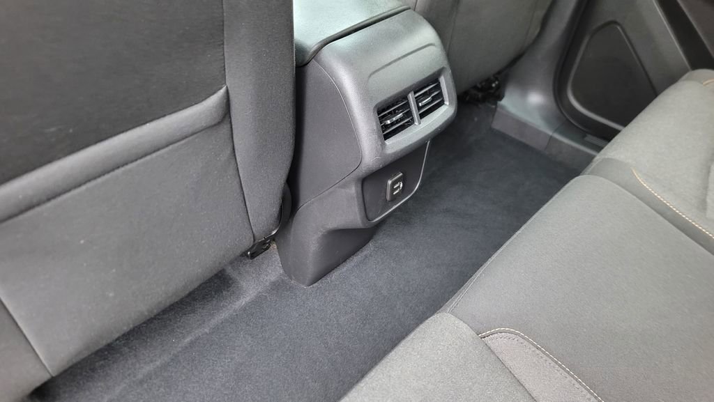 Used 2021 Chevrolet Equinox LT image 26