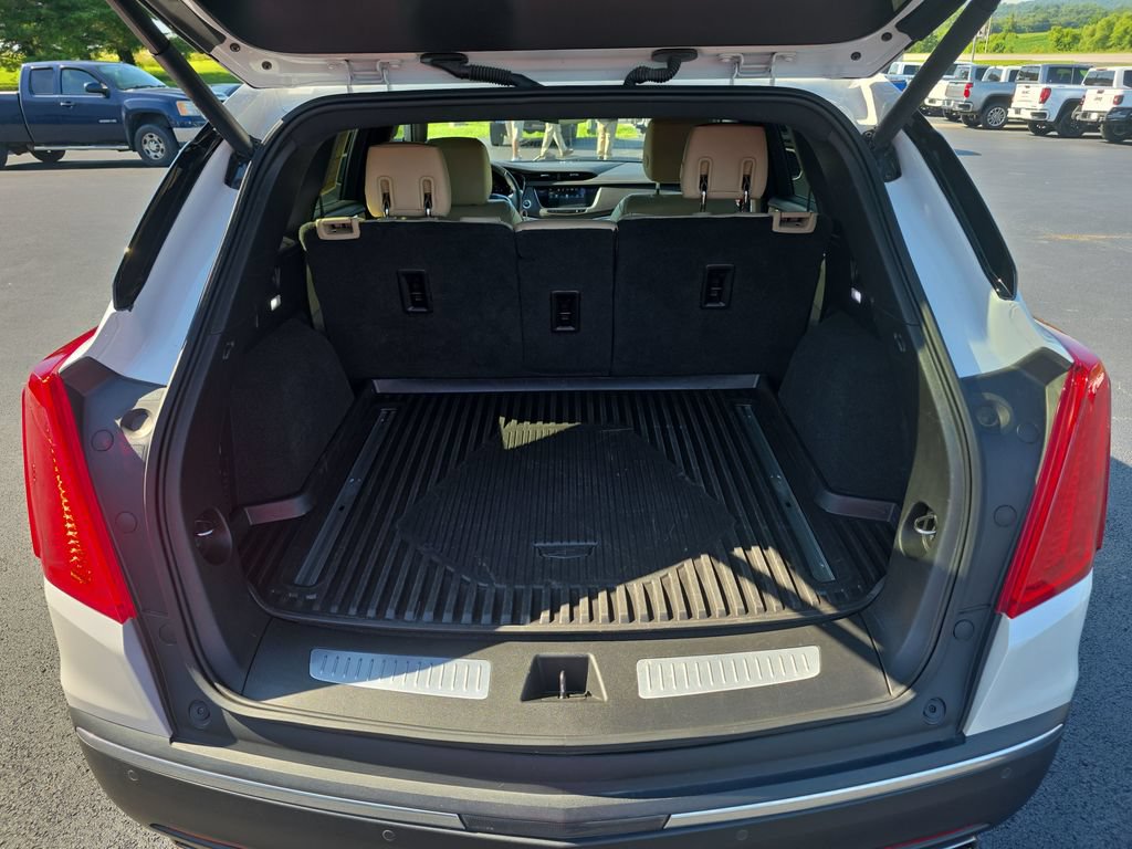 Used 2018 Cadillac XT5 Luxury w/ Driver Awareness Package AWD/4WD image 13
