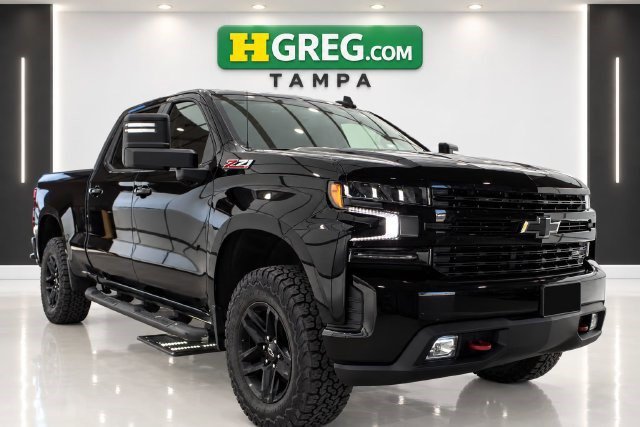 Used 2020 Chevrolet Silverado 1500 LT Trail Boss w/ Midnight Edition AWD/4WD image 4