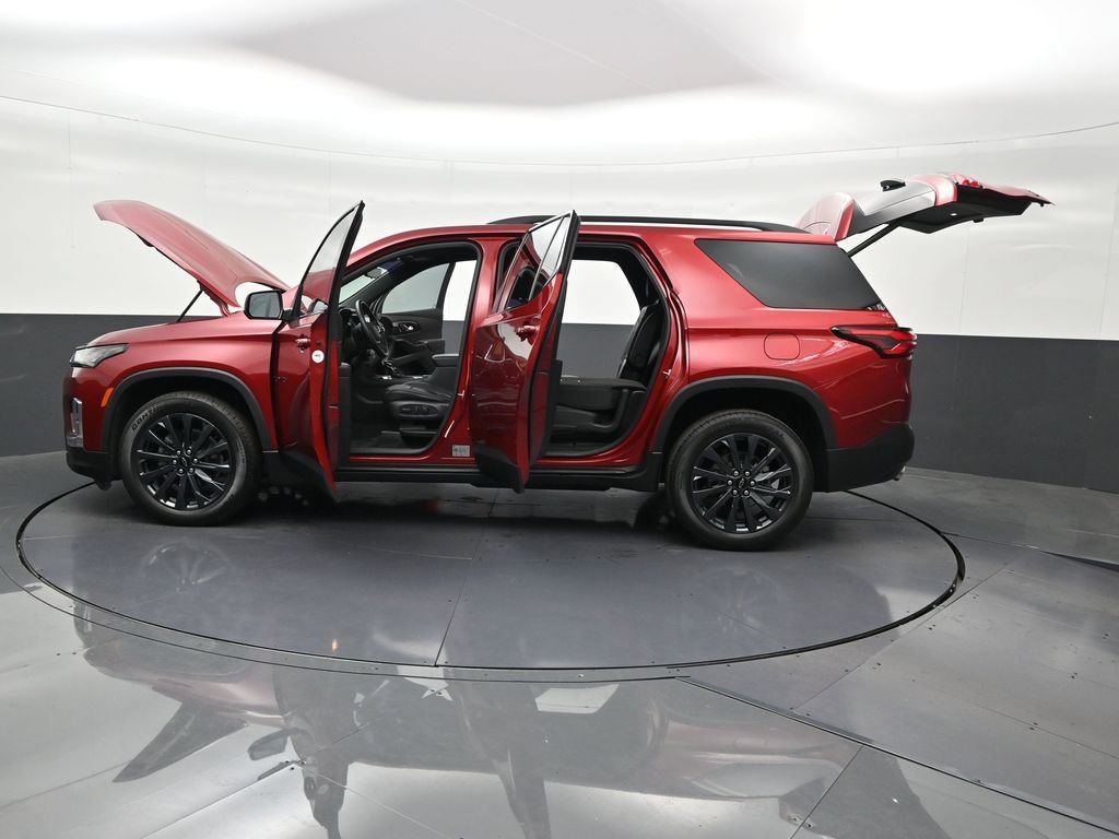 Used 2023 Chevrolet Traverse RS image 34