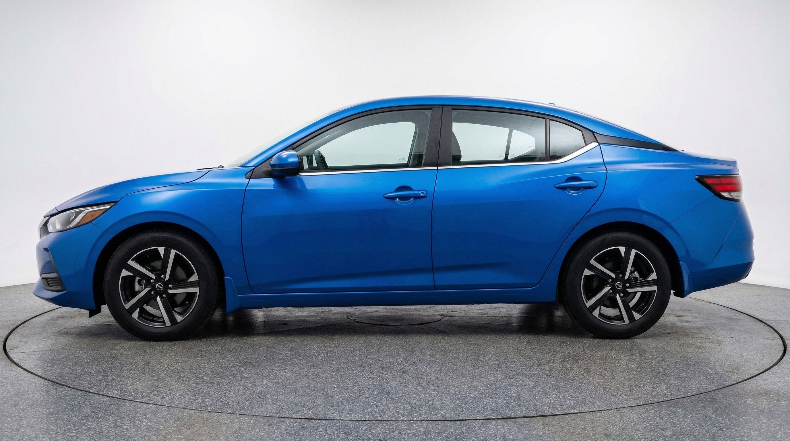 Used 2025 Nissan Sentra SV FWD image 5