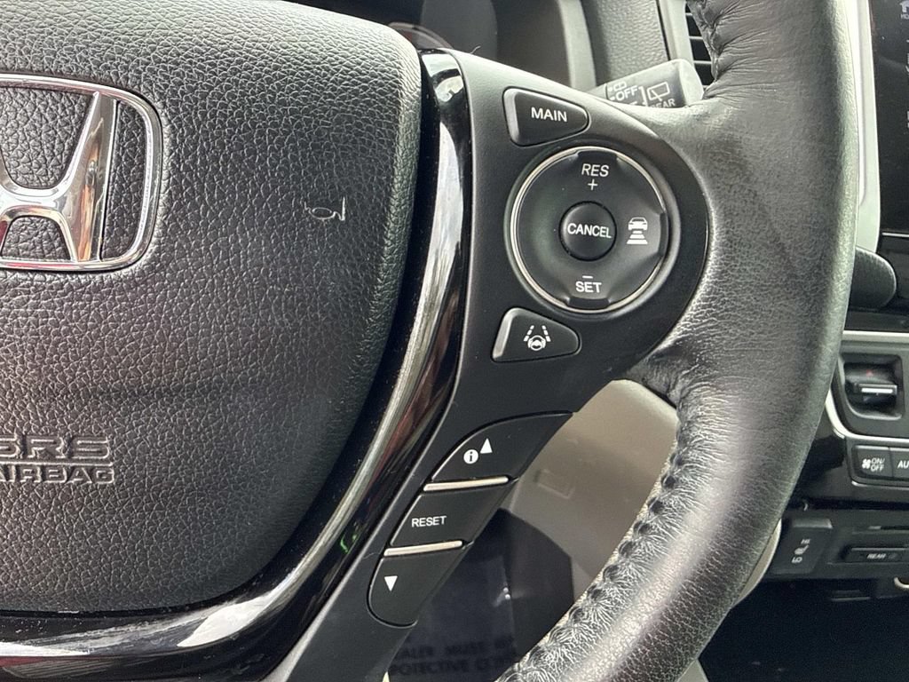 Used 2017 Honda Pilot Touring image 34