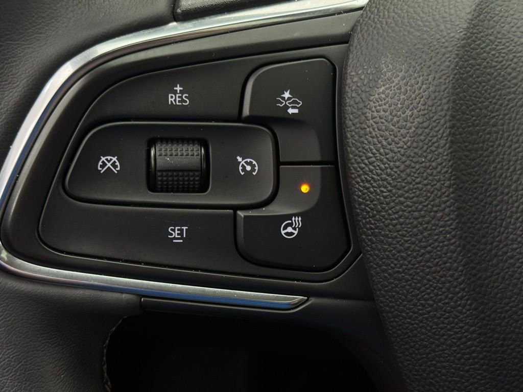 Used 2023 Buick Envision Avenir image 26