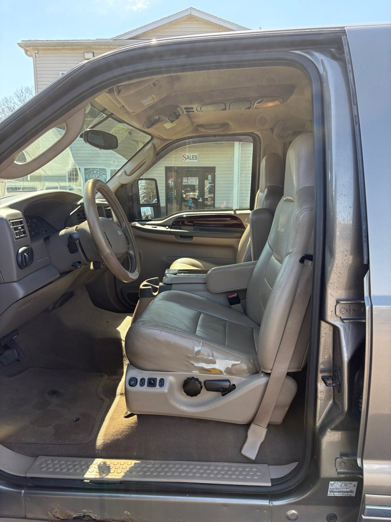 Used 2003 Ford Excursion Limited image 9