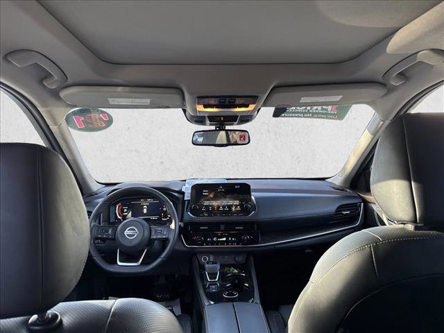 Used 2021 Nissan Rogue Platinum image 17