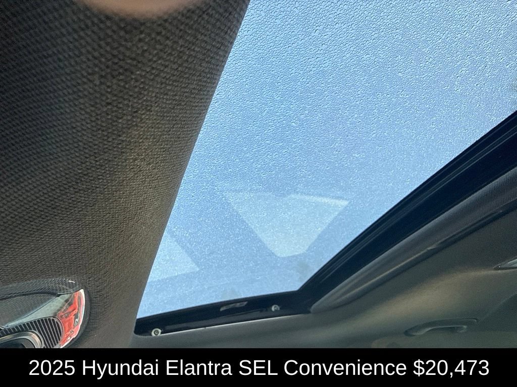 Used 2025 Hyundai Elantra SEL FWD image 33