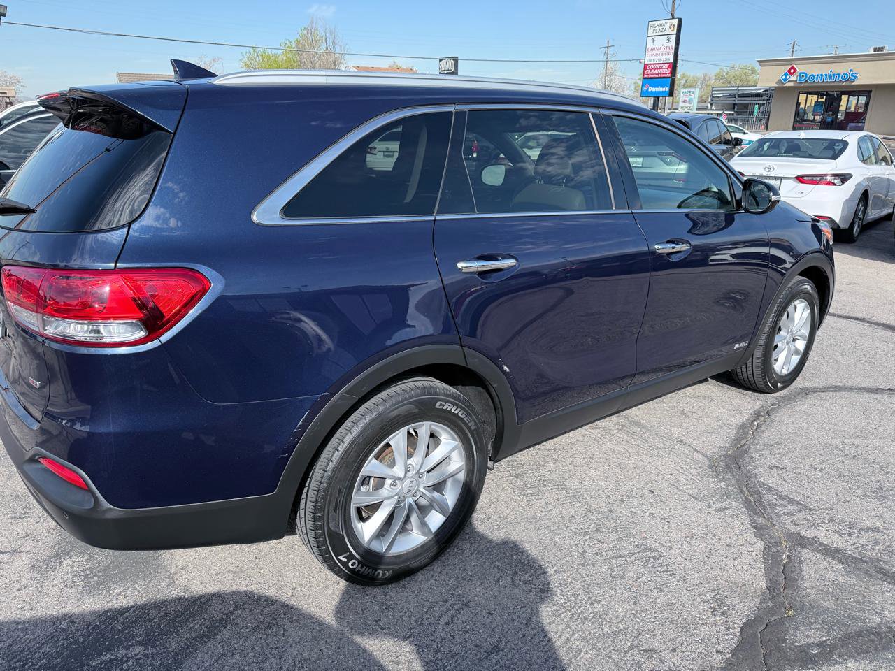 Used 2017 Kia Sorento LX w/ LX Convenience Package image 5