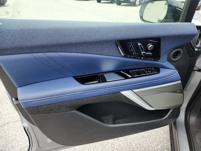 Certified 2025 Cadillac Optiq Luxury 2 AWD/4WD image 12