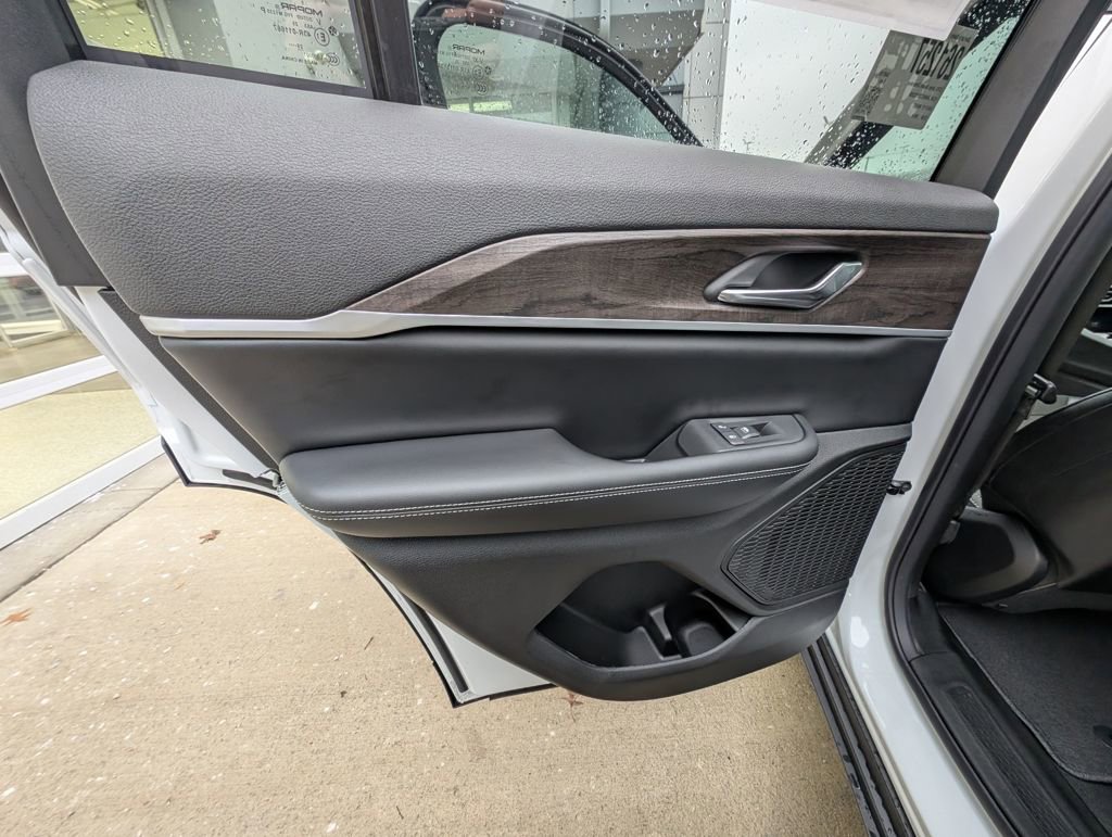 New 2026 Jeep Grand Cherokee Altitude image 38