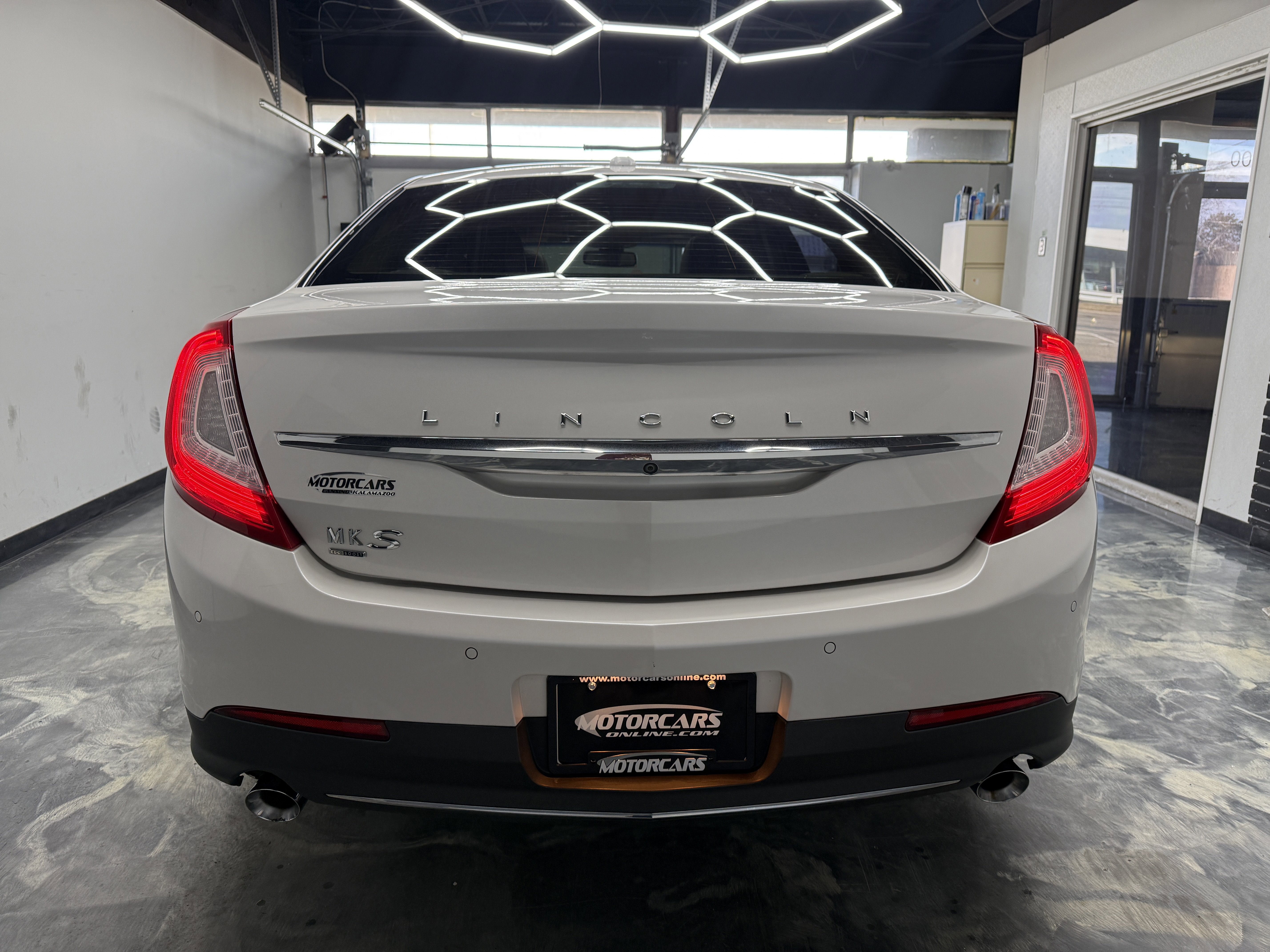 Used 2015 Lincoln MKS AWD w/ Technology Package image 4