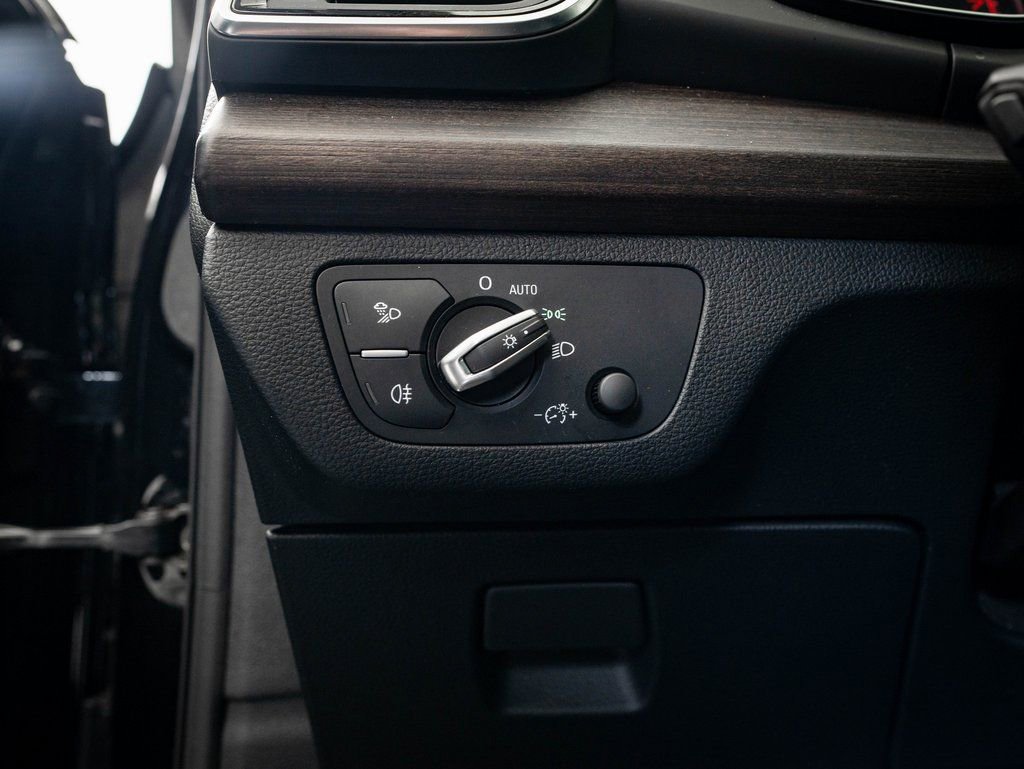 Used 2023 Audi Q5 2.0T Premium w/ Convenience Package image 42