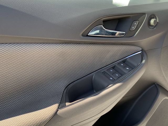 Used 2018 Chevrolet Cruze LT FWD image 17