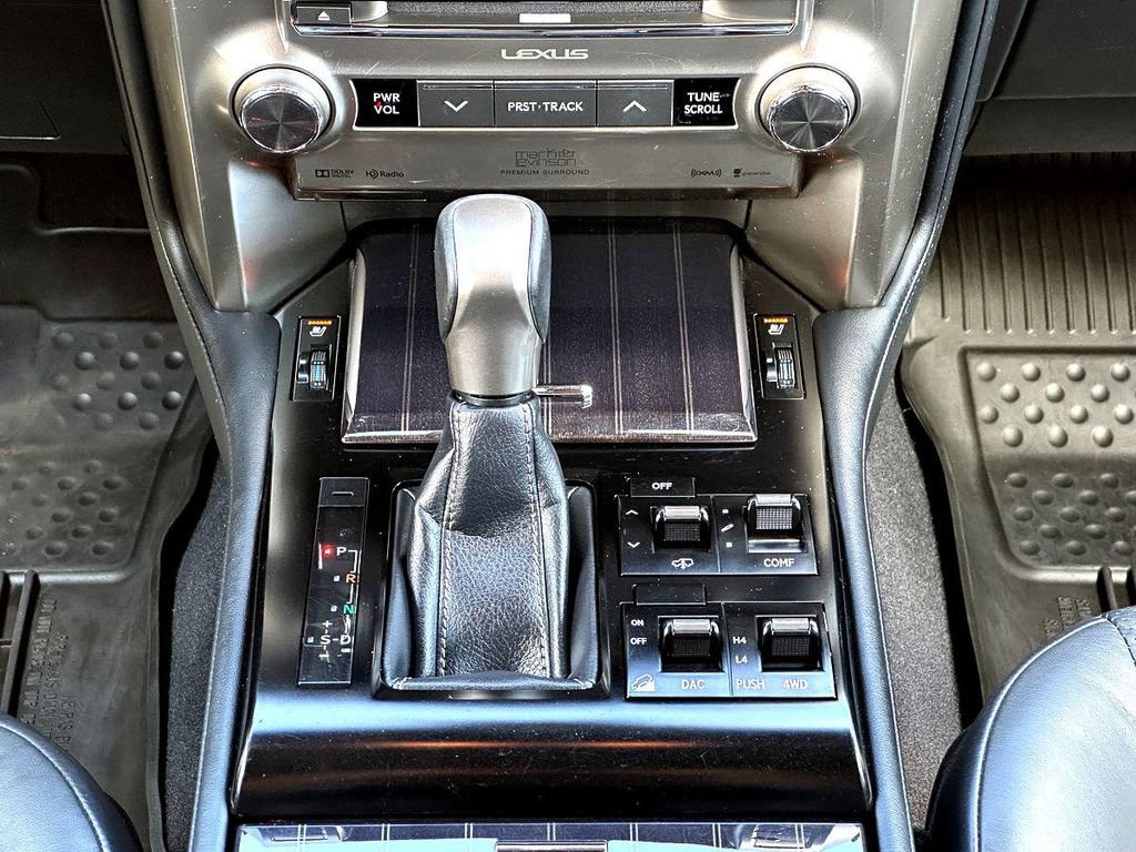 Used 2020 Lexus GX 460 Luxury w/ Accessory Package AWD/4WD image 32