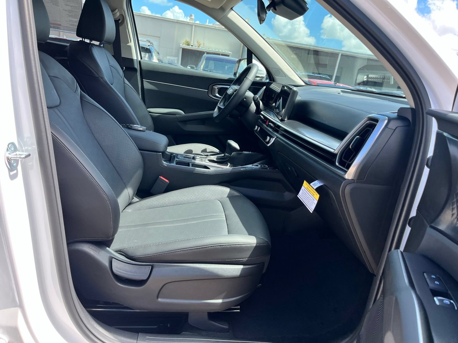 New 2026 Kia Sorento S w/ S Panoramic Sunroof Package FWD image 22