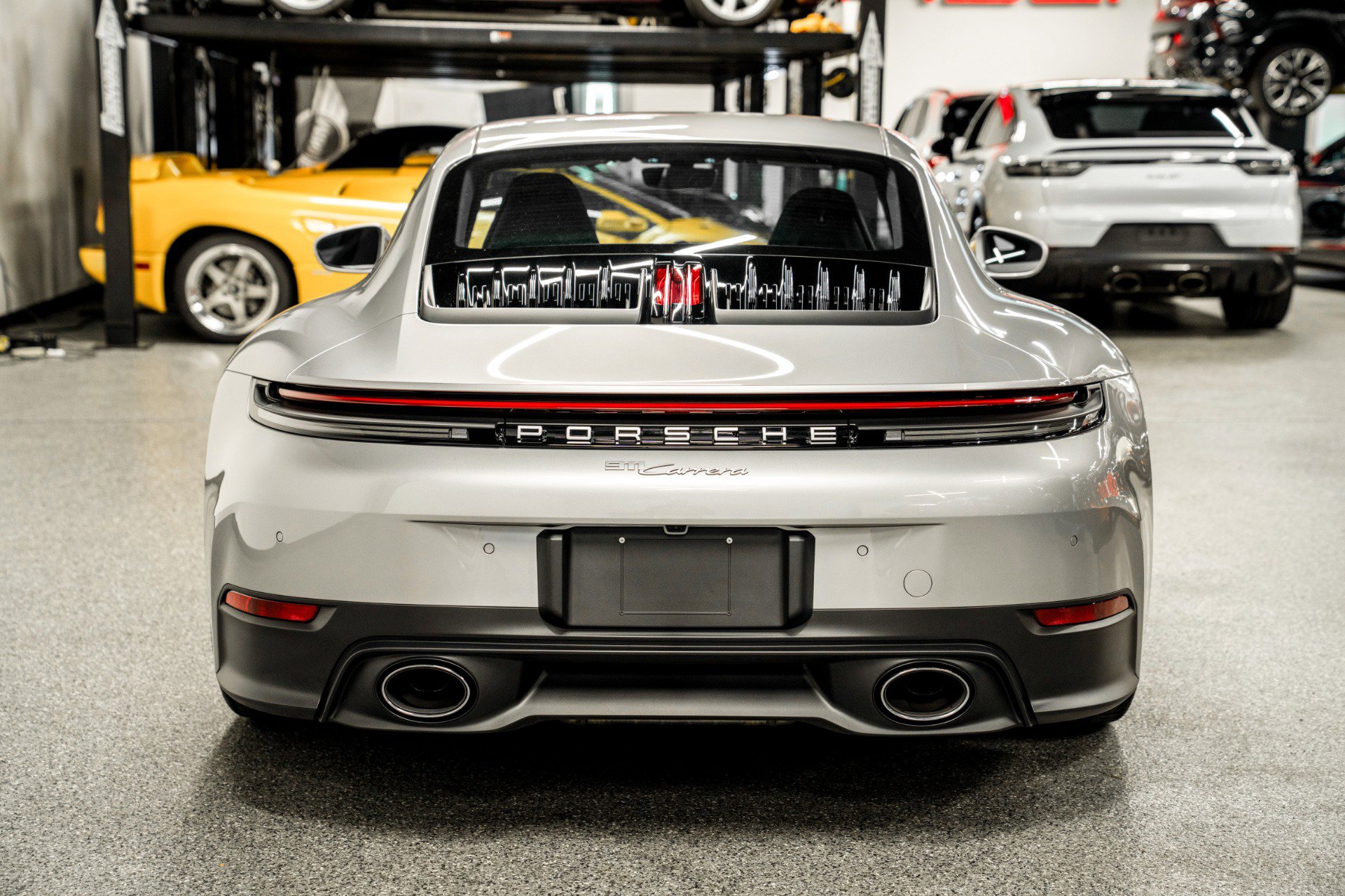 Used 2025 Porsche 911 Carrera image 7