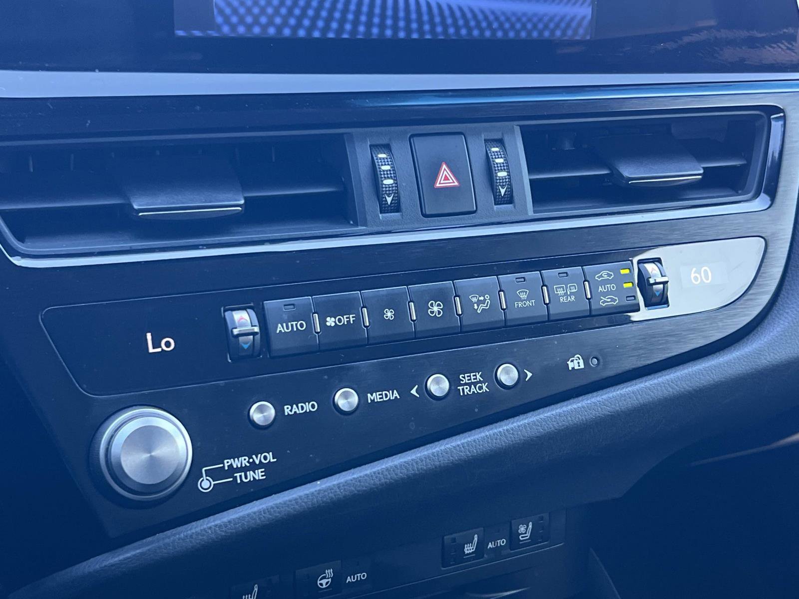 Used 2022 Lexus ES 300h w/ Premium Package image 15