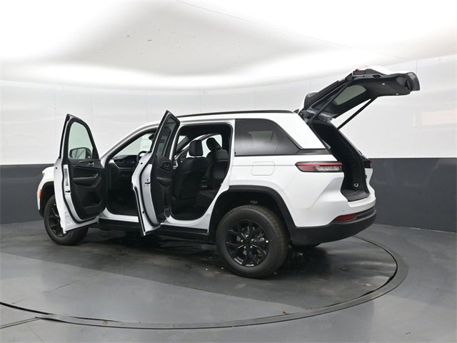 New 2025 Jeep Grand Cherokee Laredo image 47