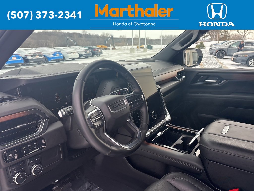 Used 2025 GMC Yukon XL Denali image 12