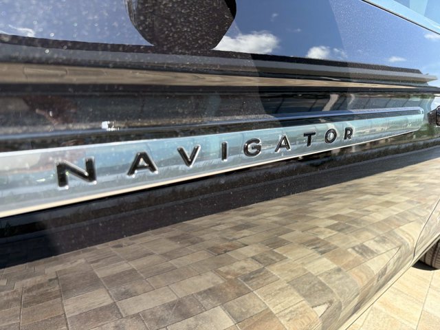 New 2026 Lincoln Navigator L Reserve AWD/4WD image 8