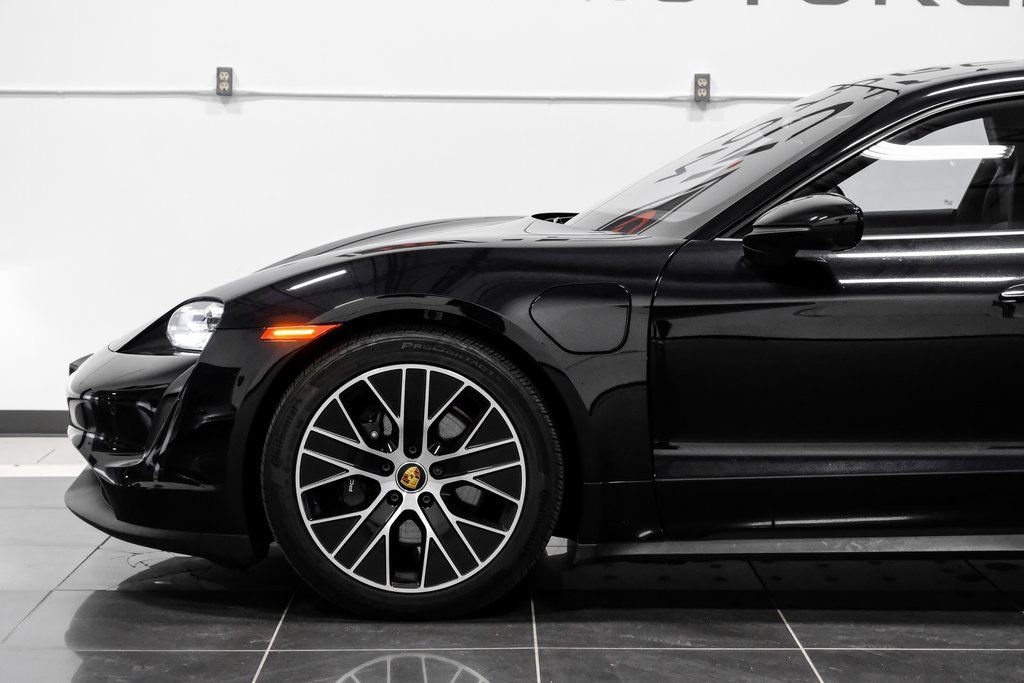 Used 2023 Porsche Taycan w/ Premium Package image 22