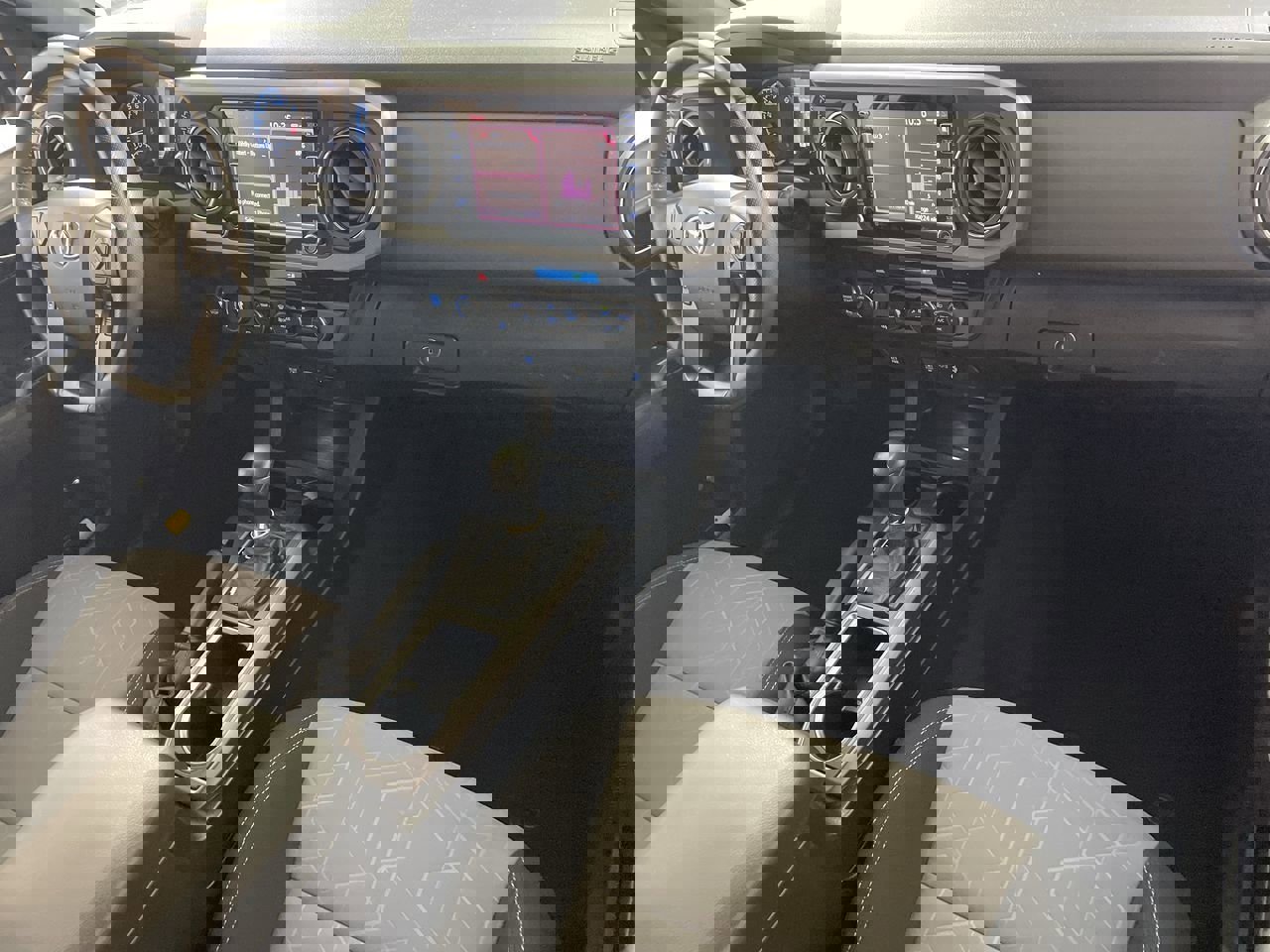 Used 2023 Toyota Tacoma TRD Off-Road image 27