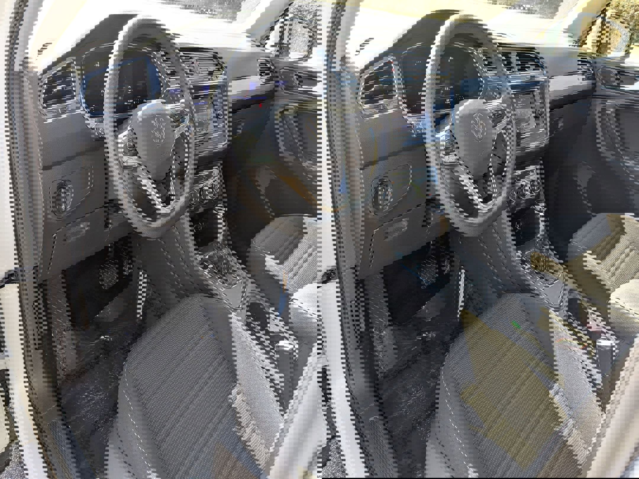 Used 2023 Volkswagen Tiguan S image 10