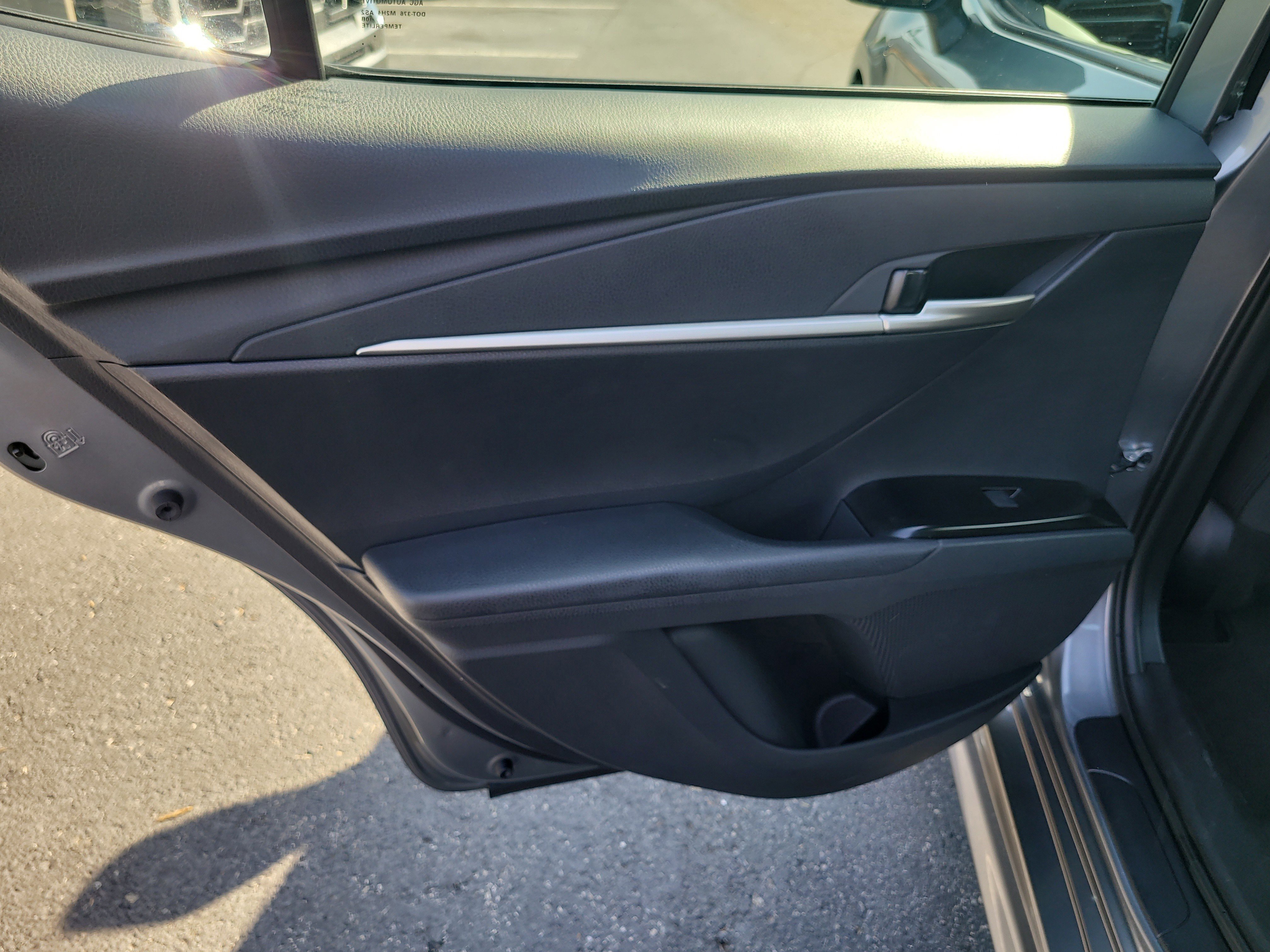 Used 2025 Toyota Camry SE FWD image 11