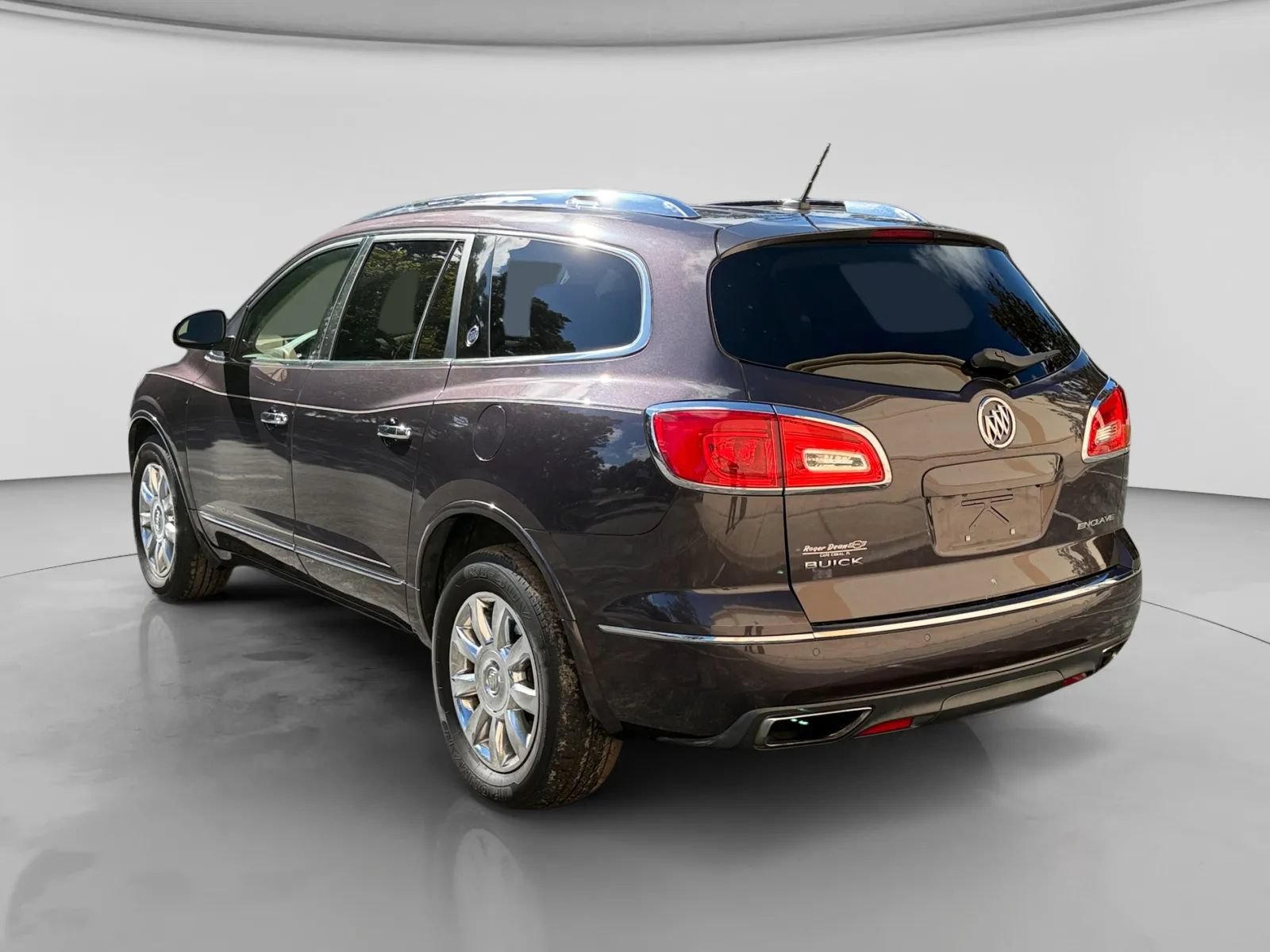 Used 2015 Buick Enclave Premium w/ Trailering Package FWD image 3