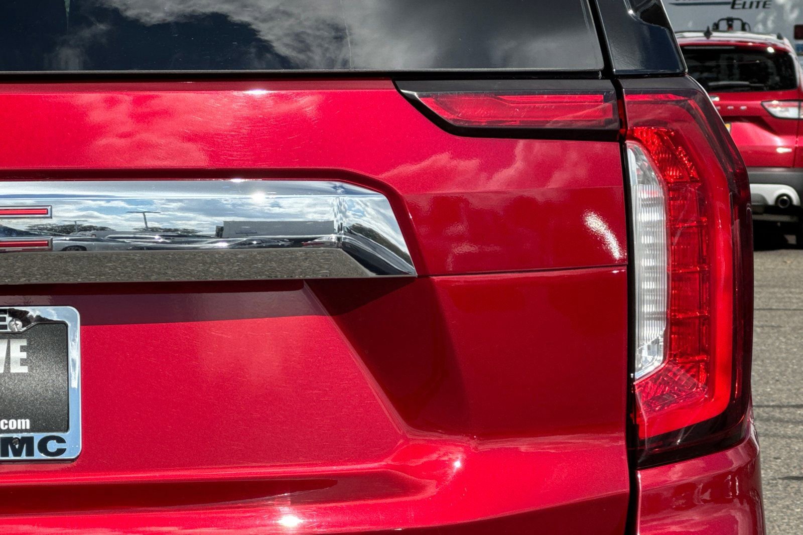 Used 2024 GMC Yukon SLT image 50