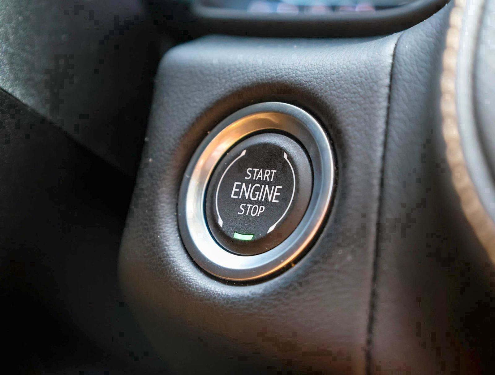 Used 2024 GMC Yukon AT4 w/ Technology Package AWD/4WD image 21