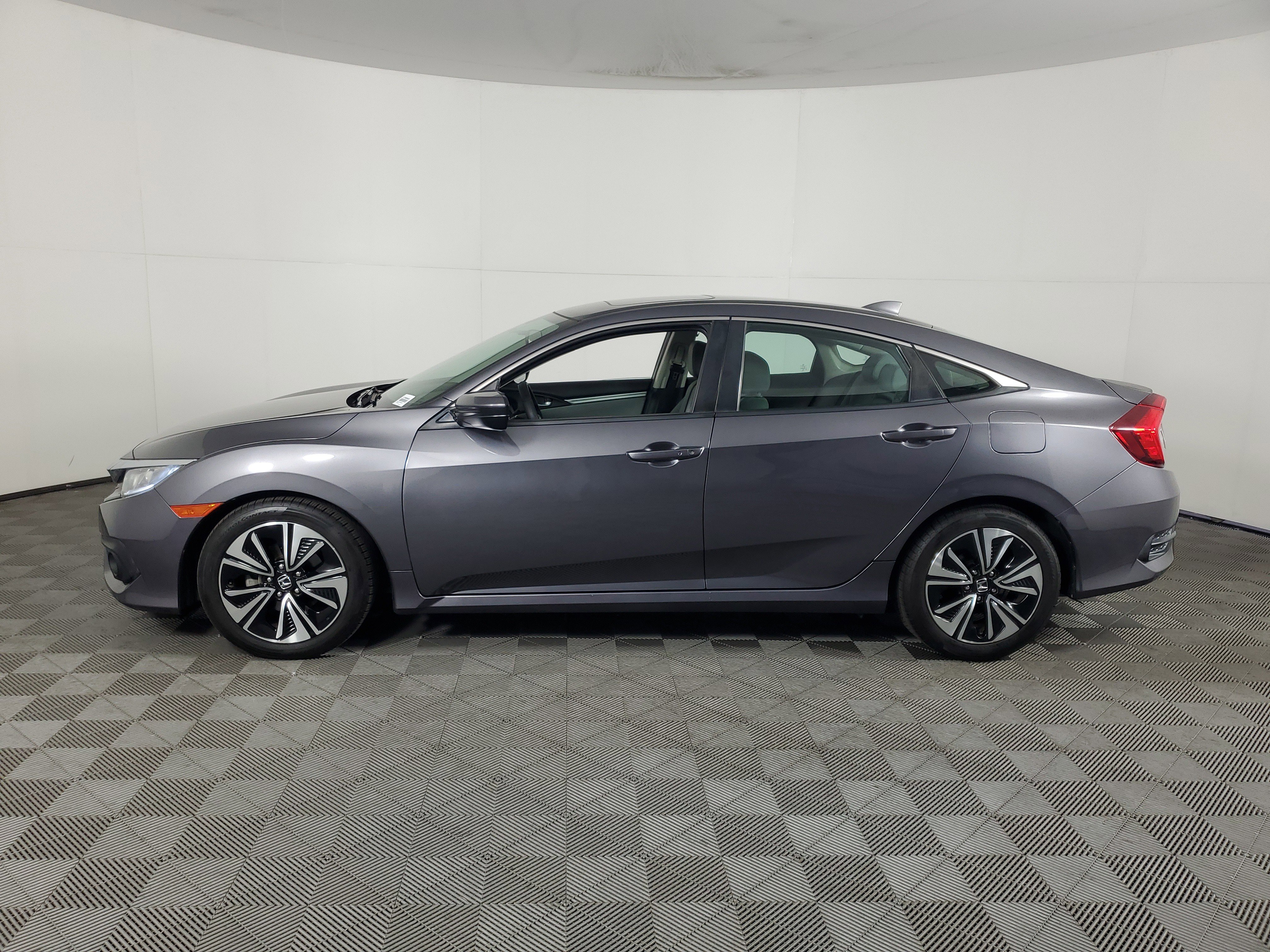 Used 2016 Honda Civic EX-T image 7