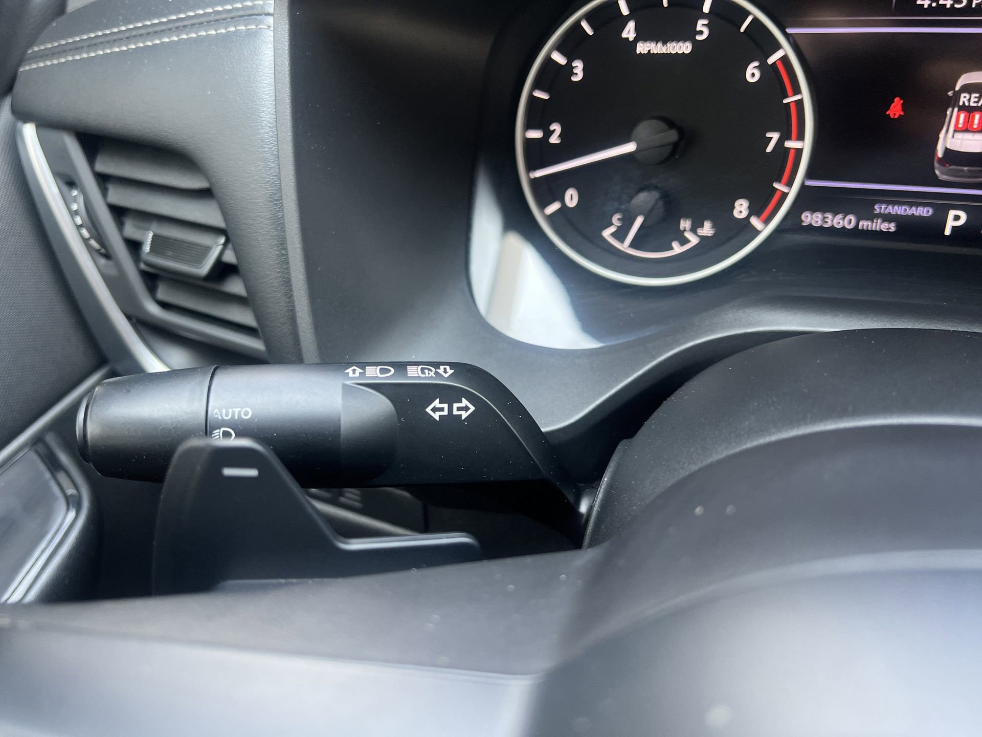 Used 2024 Nissan Rogue S FWD image 9