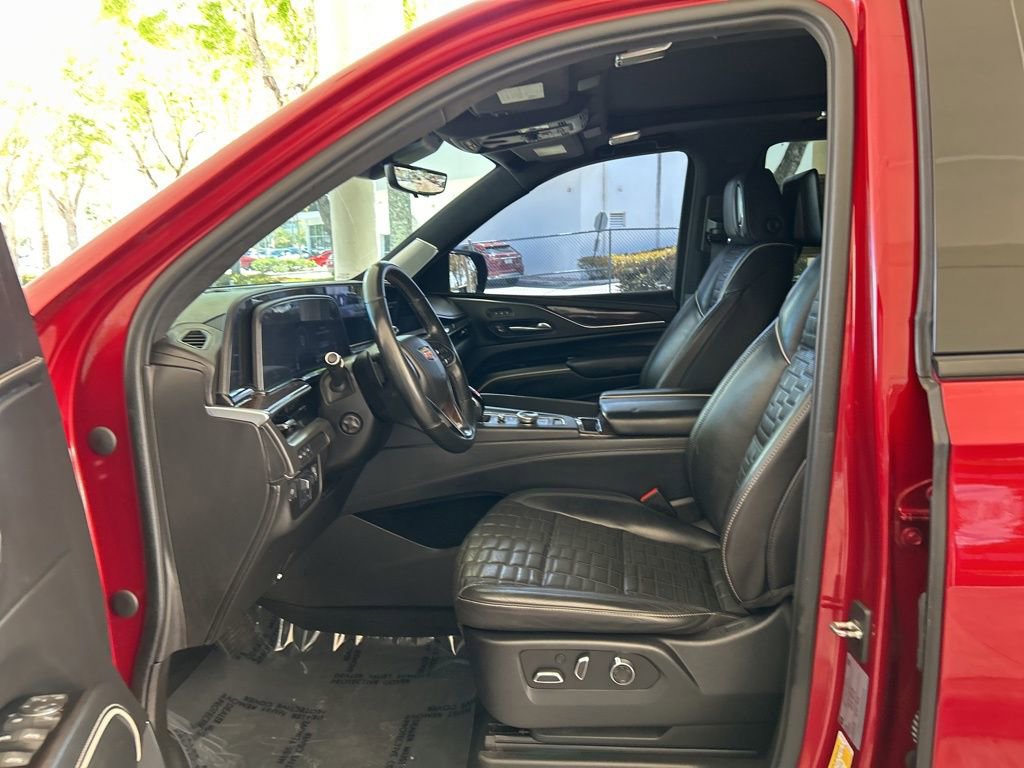 Used 2021 Cadillac Escalade Sport Platinum RWD image 5