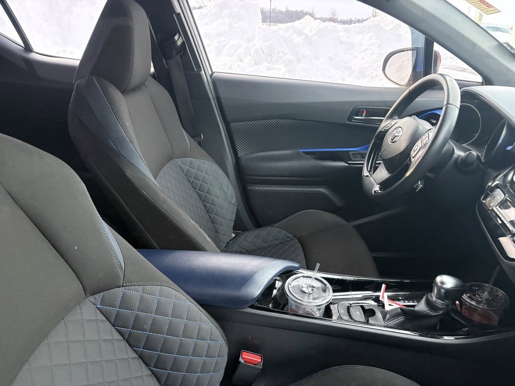 Used 2021 Toyota C-HR XLE image 18