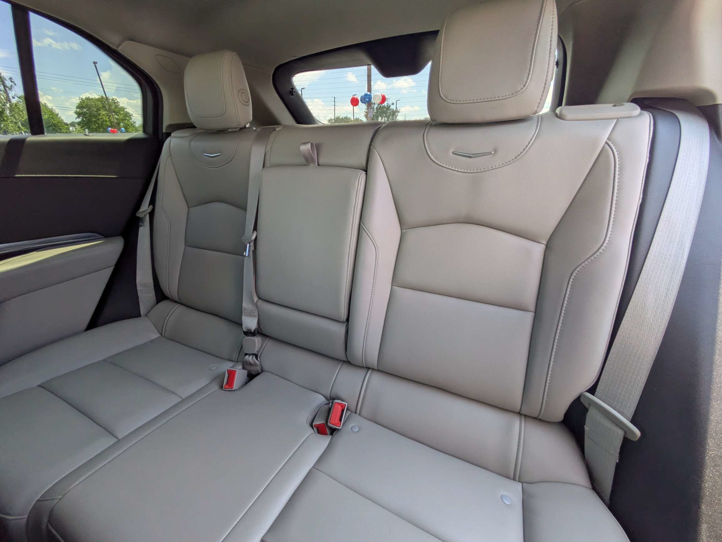 Certified 2023 Cadillac XT4 Luxury w/ Cold Weather Package AWD/4WD image 7