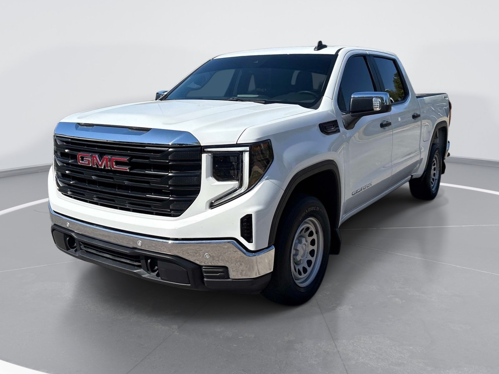 Used 2024 GMC Sierra 1500 Pro w/ Pro Value Package AWD/4WD image 3