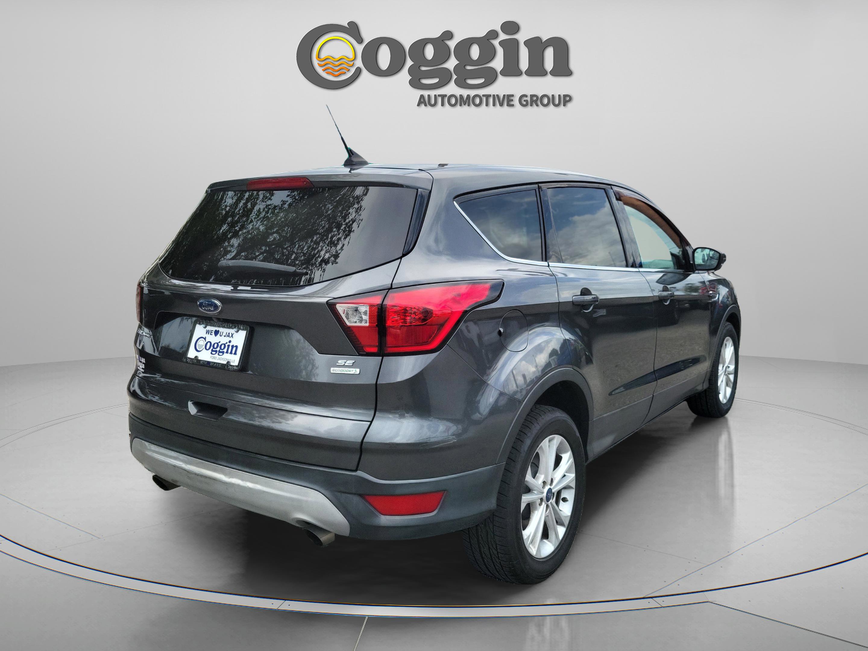 Used 2019 Ford Escape SE FWD image 3