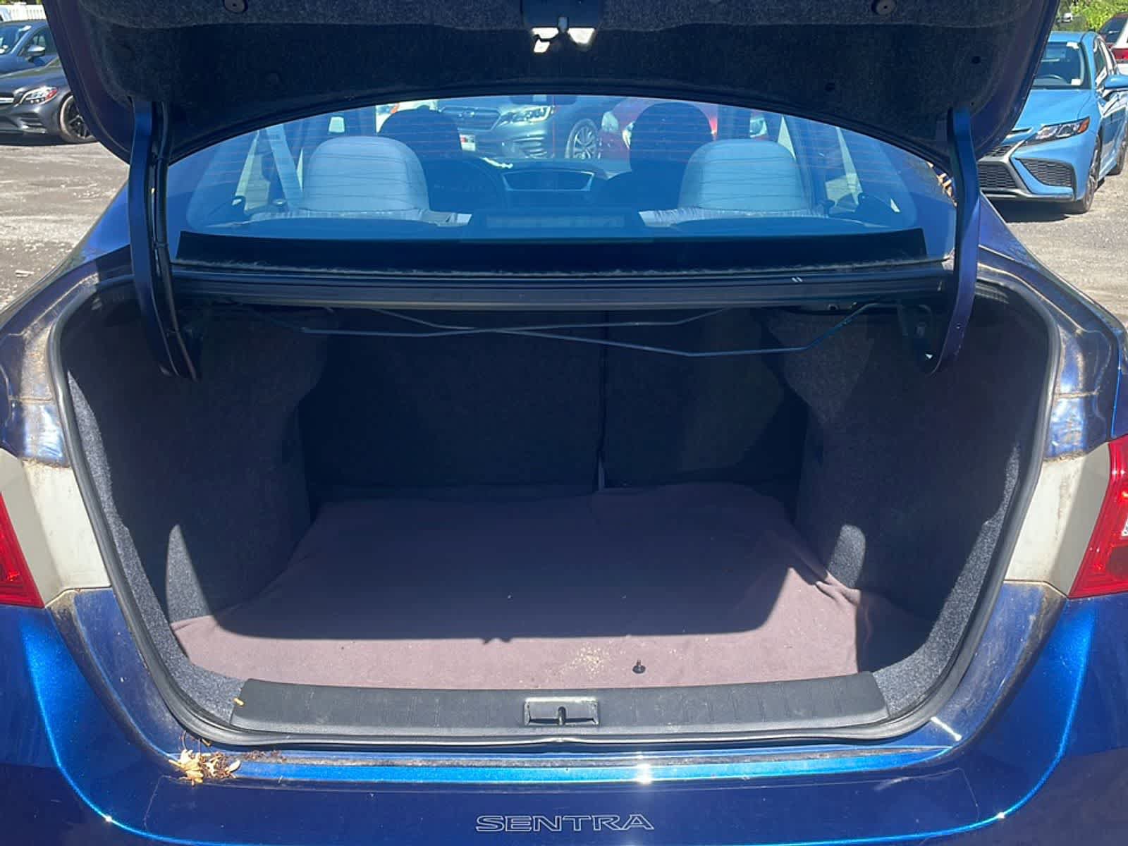 Used 2019 Nissan Sentra SV w/ Electronics Package FWD image 7