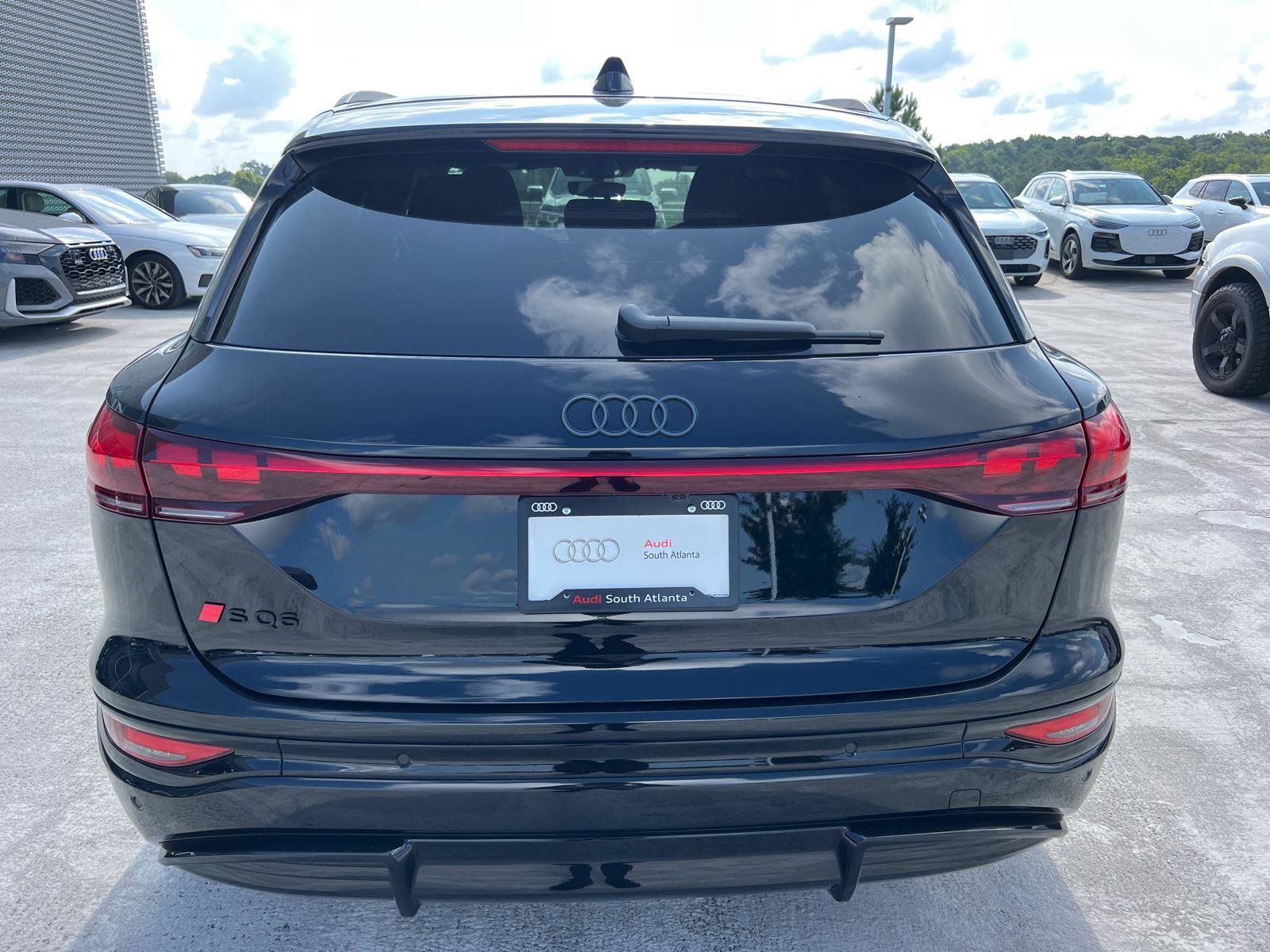 New 2025 Audi SQ6 e-tron Prestige image 6