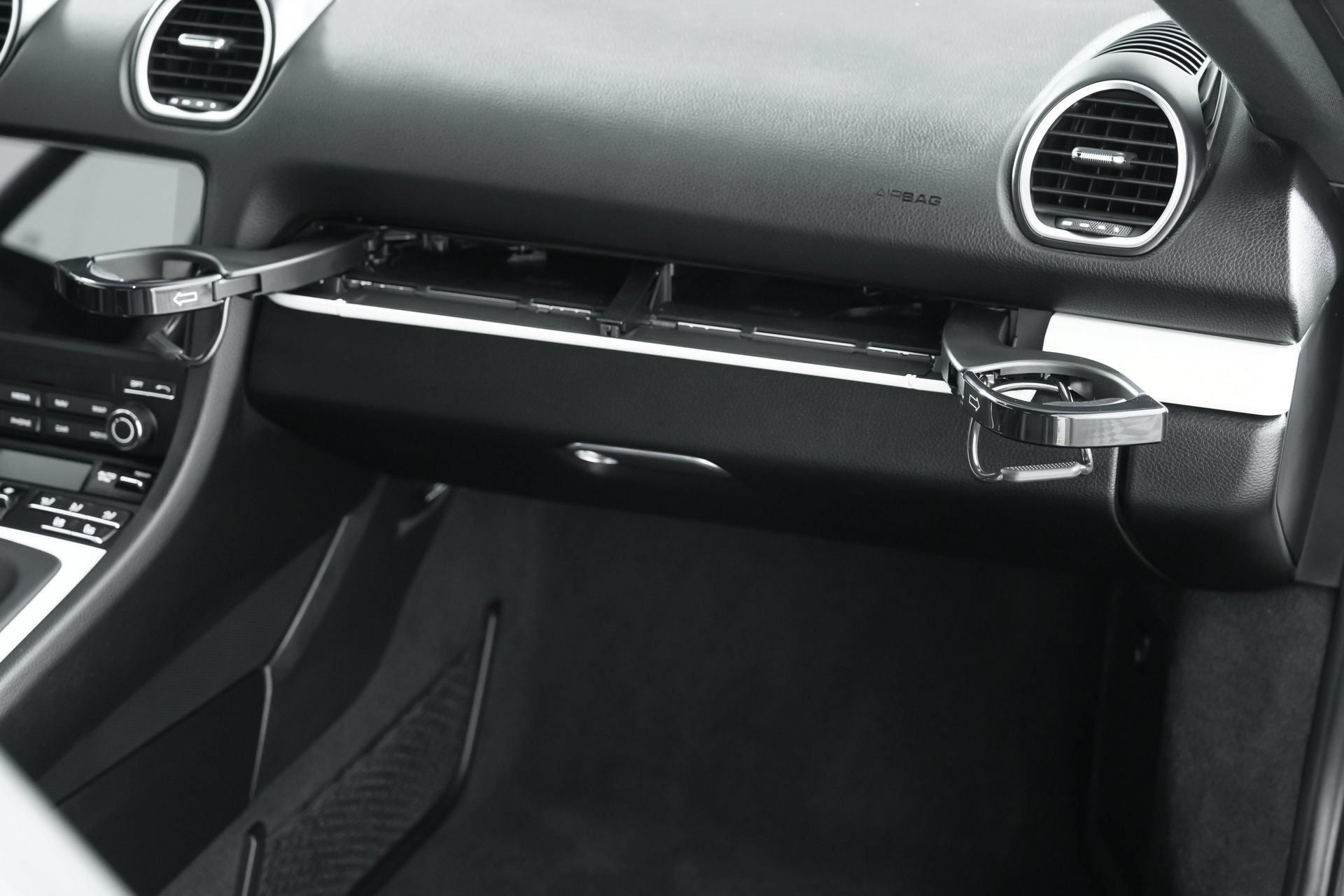 Used 2025 Porsche 718 Cayman RWD image 97