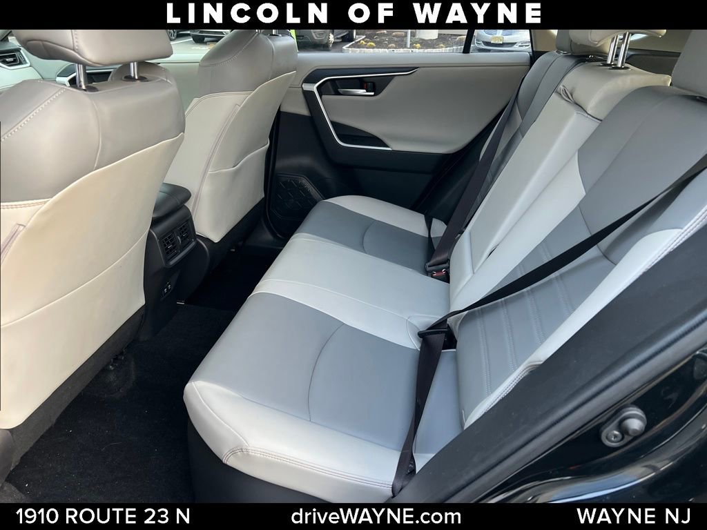 Used 2019 Toyota RAV4 Limited w/ Carpet Mat Package image 15