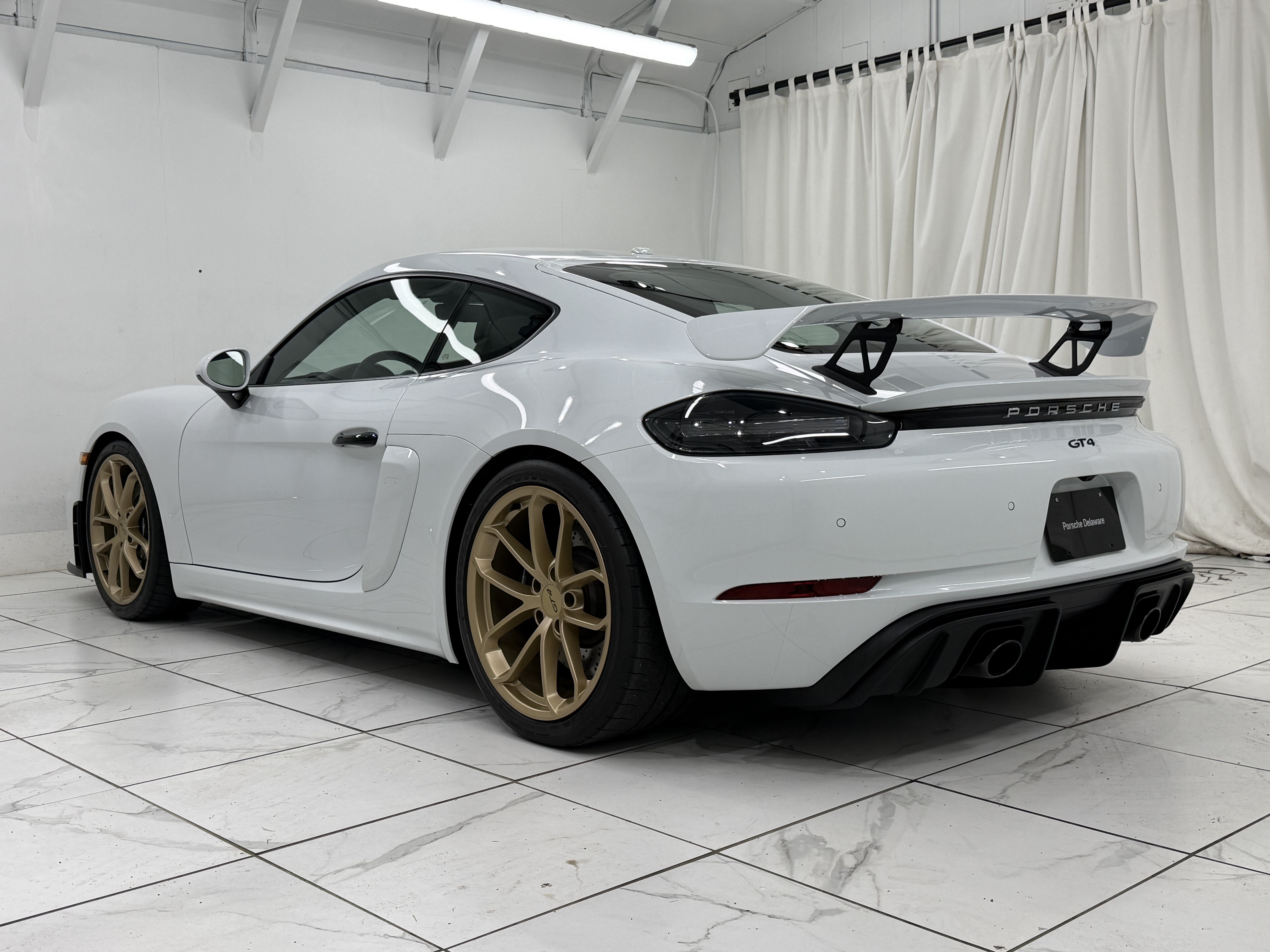 Certified 2022 Porsche 718 Cayman GT4 RWD image 3