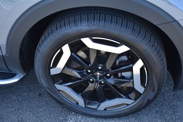 Certified 2023 Kia Telluride S w/ S Sunroof Package AWD/4WD image 12