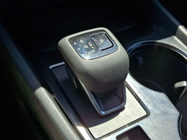 Used 2025 Nissan Rogue SV FWD image 16
