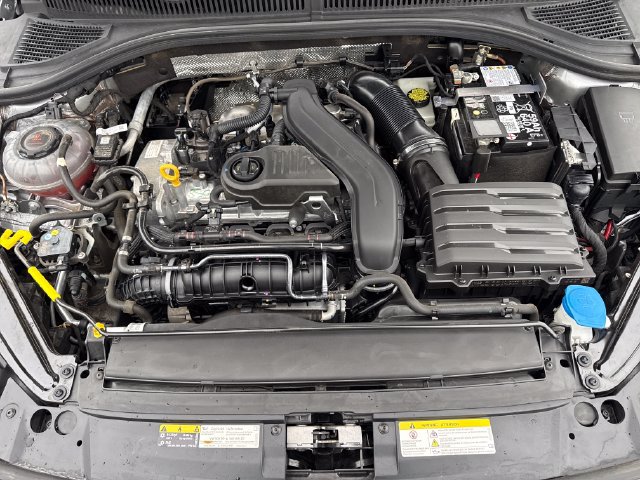 Used 2025 Volkswagen Jetta SE FWD image 28