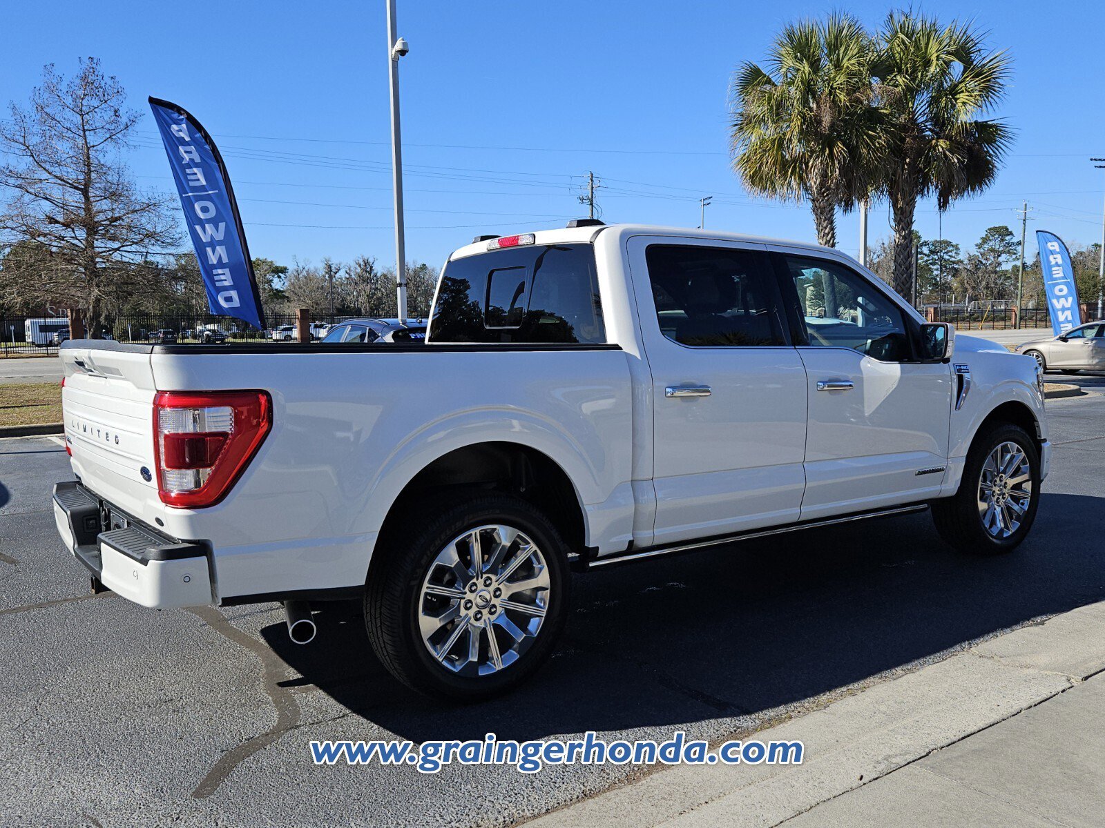 Used 2023 Ford F150 Limited image 5