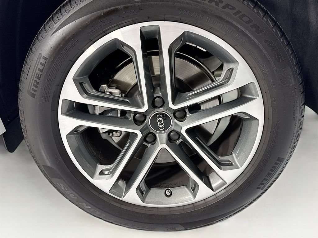 Certified 2025 Audi Q5 Premium AWD/4WD image 31