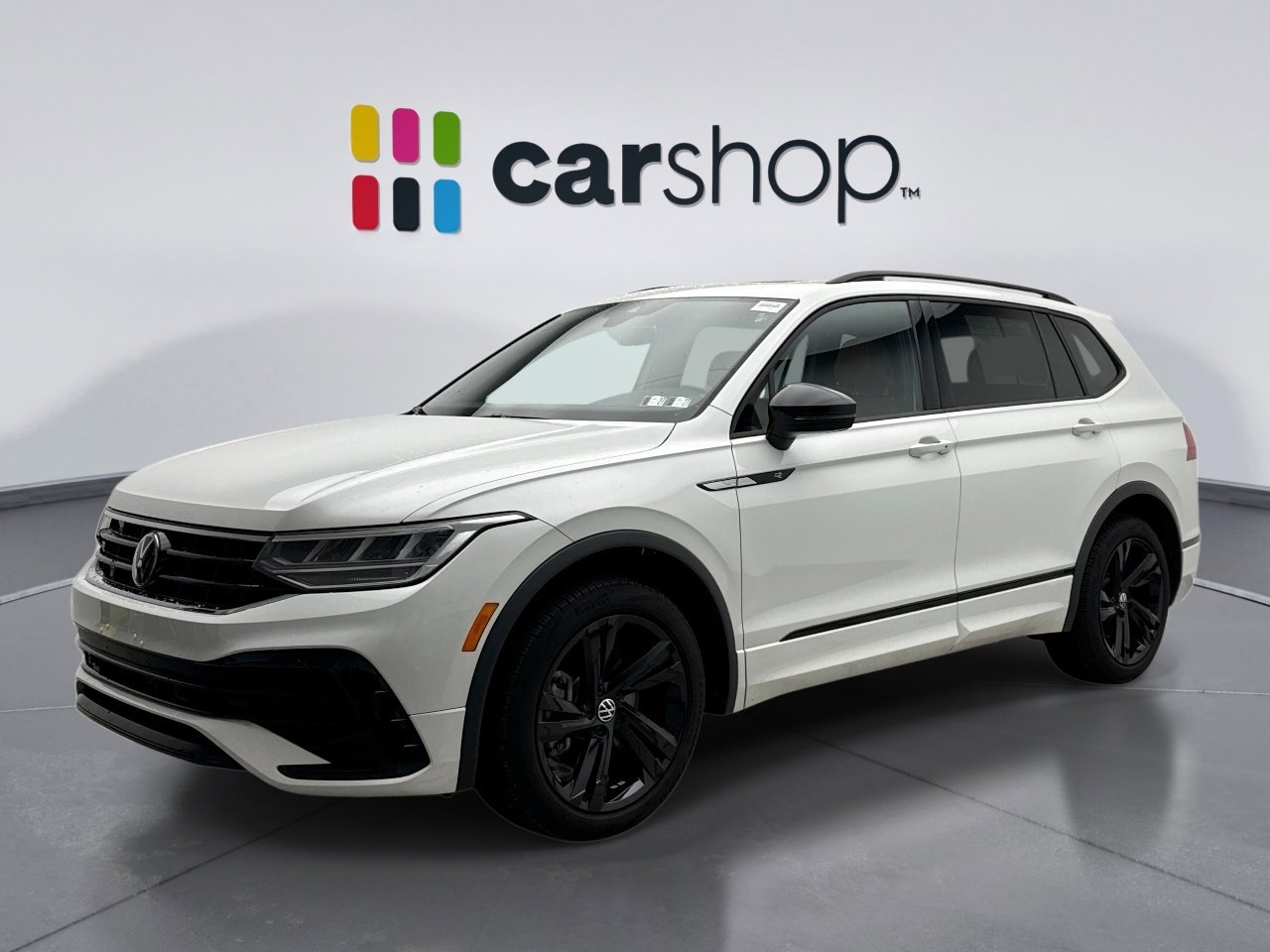 Used 2024 Volkswagen Tiguan SE R-Line