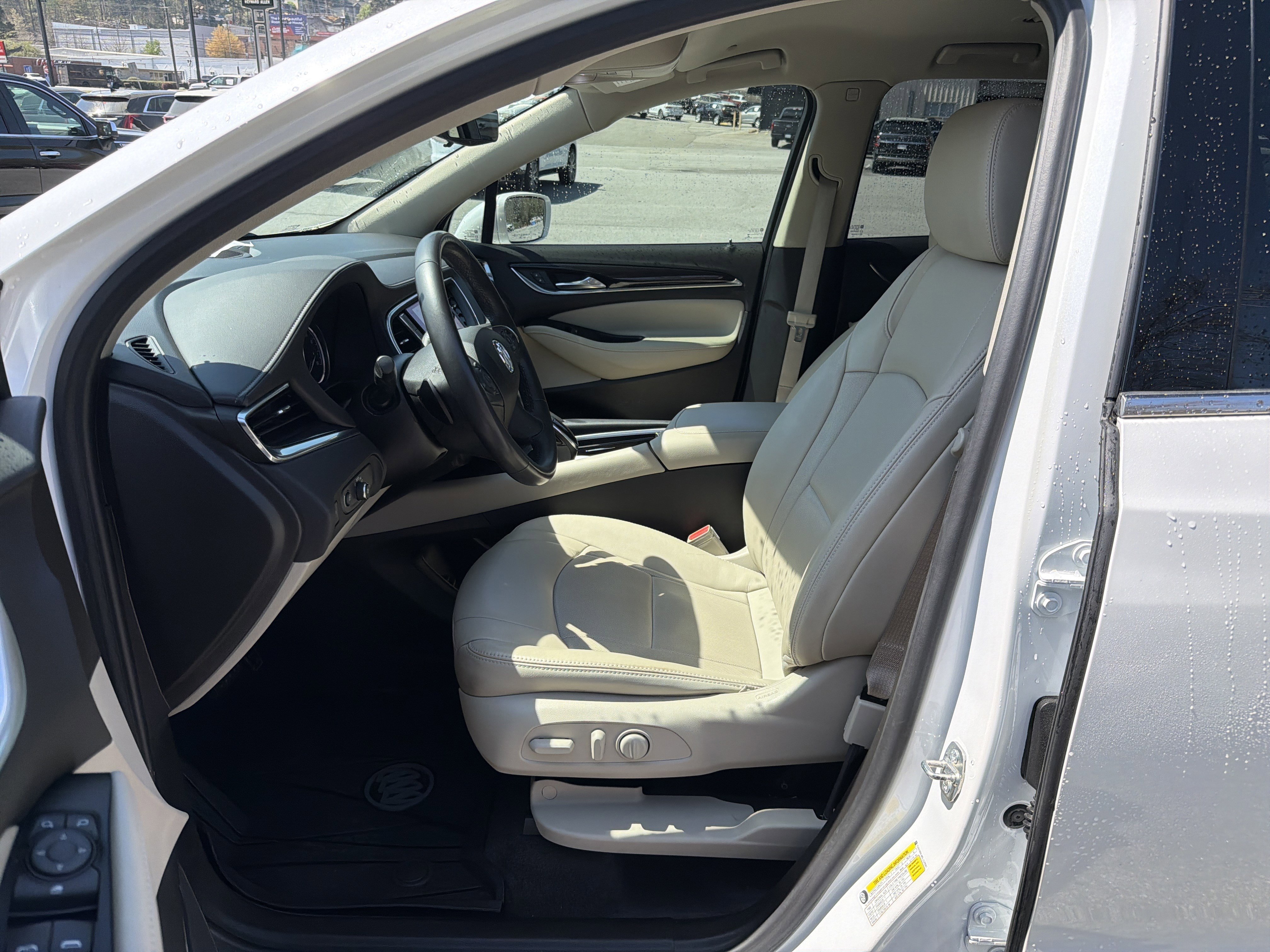 Used 2020 Buick Enclave Essence w/ Sound and Sites Package image 10