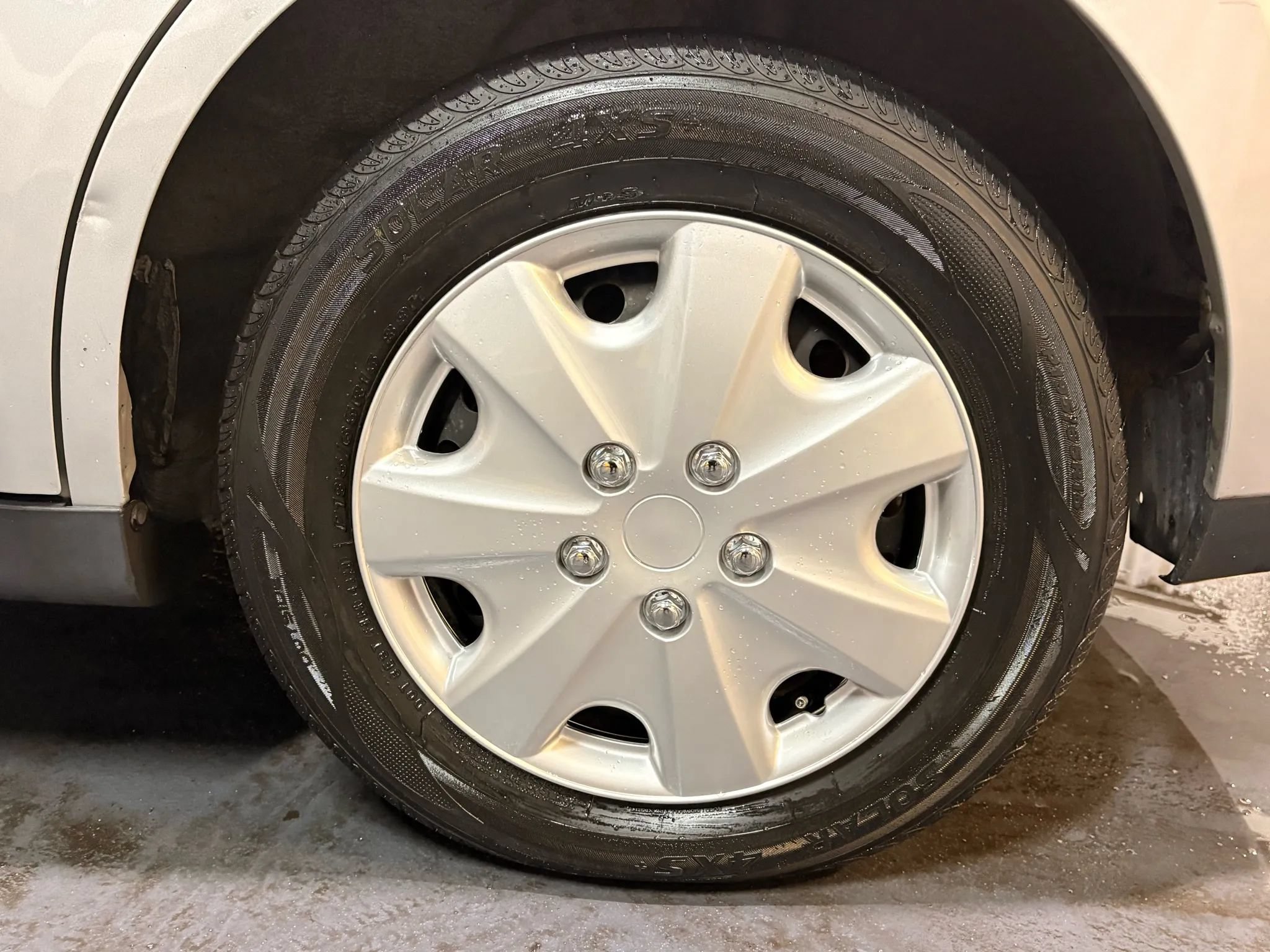 Used 2012 Nissan Versa 1.8 S FWD image 27
